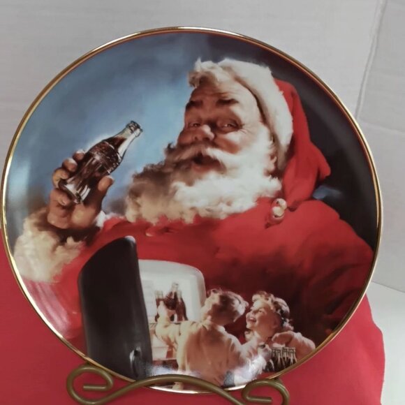 1994 Franklin Mint Coca Cola Collector's Plate Theme Stocking up for Santa - Picture 1 of 3